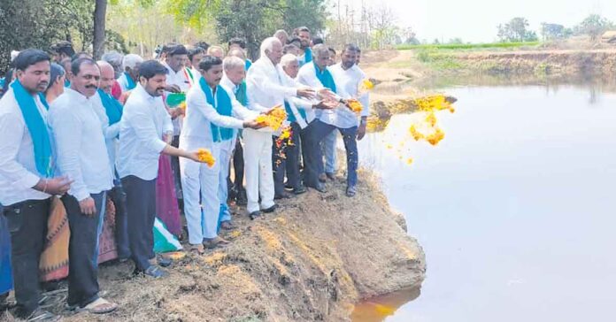 The responsibility of providing irrigation water up to the last acre lies with me.