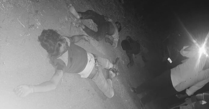 అర్ధరాత్రి రోడ్డు ప్రమాదం.. ముగ్గురు వలస కూలీలు మృతి