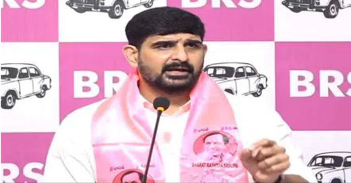 అధికార దుర్వినియోగానికి పాల్పడుతున్న కరీంనగర్ సీపీ