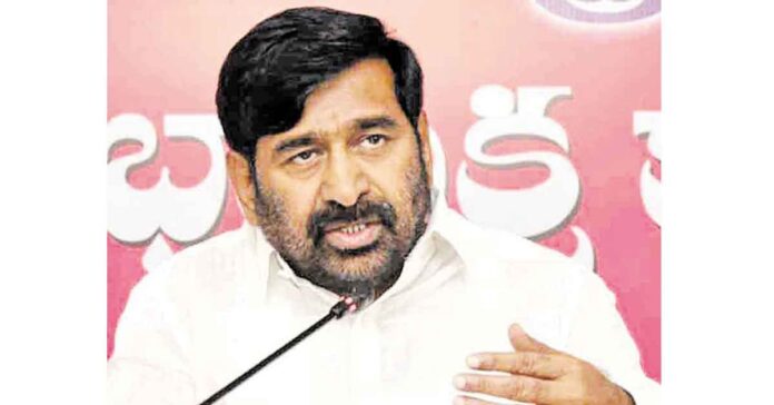 రాఘవ కన్స్ట్రక్షన్స్పై విచారణ చేయాలి