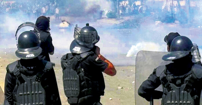 పాక్లో నిరసనలు హింసాత్మకం