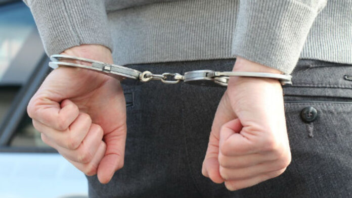 హైదరాబాద్లో డ్రగ్స్ దందా.. ఇద్దరు విదేశీయుల అరెస్ట్