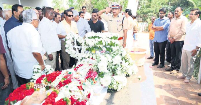 The Dor's Funeral Held with State Honors