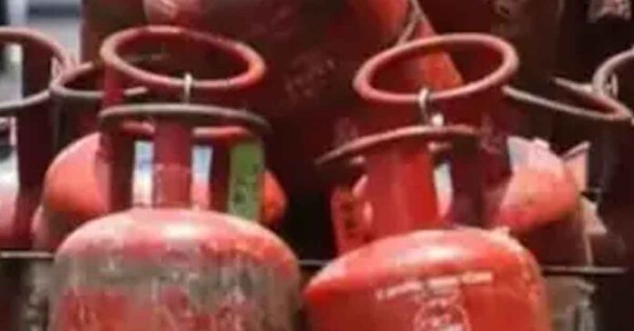 సిలిండర్లు ఖాళీ