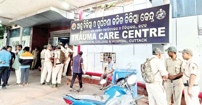 ఒడిశా ఐసీయూలో భారీ అగ్నిప్రమాదం