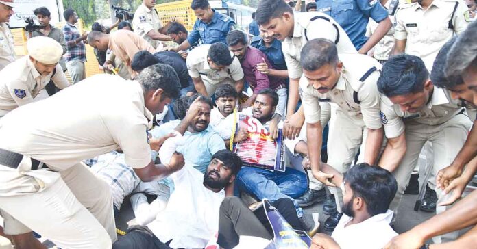 బకాయిలు అడిగితే అరెస్టులా?