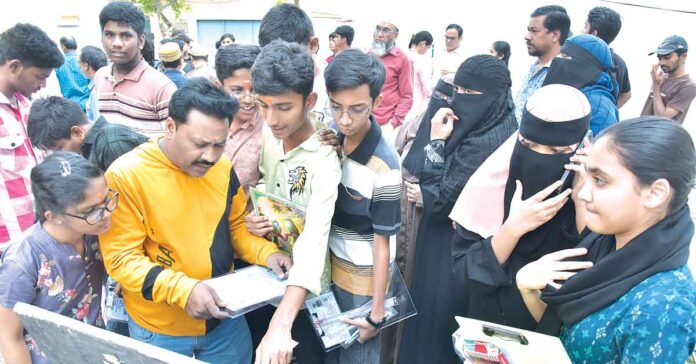 మొదటిరోజు 99.65శాతం హాజరు