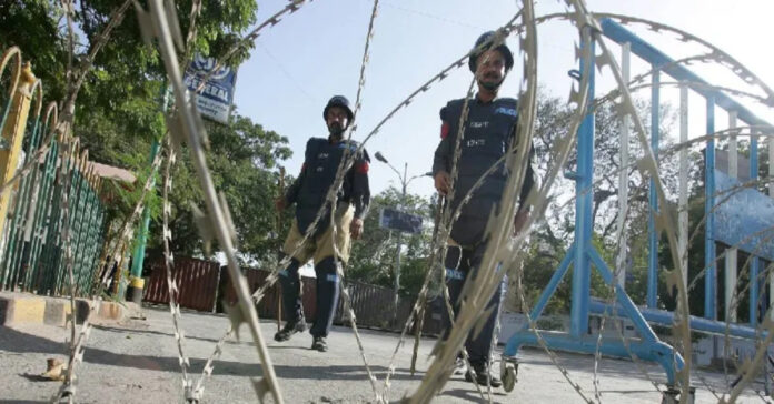 పాకిస్థాన్లో ఆందోళనలు.. 9 మంది మృతి