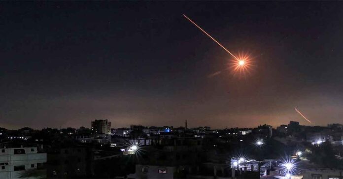 రియాద్లోని అమెరికా ఎంబసీపై డ్రోన్ల దాడి..