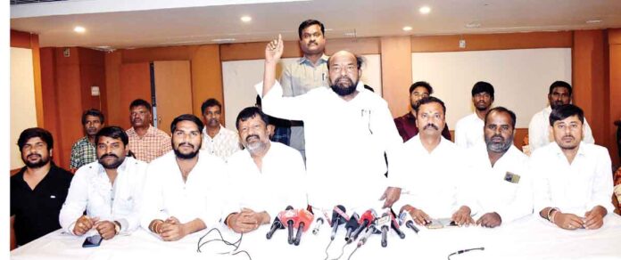 కేంద్రం బీసీలకు ప్రత్యేక మంత్రిత్వ శాఖ కేటాయించాలి