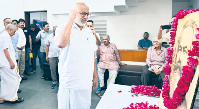 కార్ల్మార్క్స్కు ఘన నివాళి