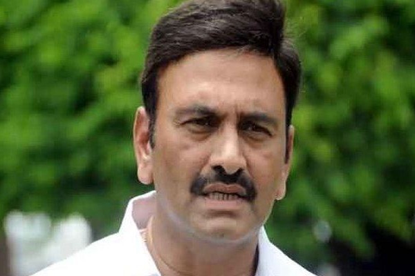 ముందస్తుగా ప్లాన్ చేసి నాపై హత్యాయత్నం చేశారు: రఘురామకృష్ణరాజు