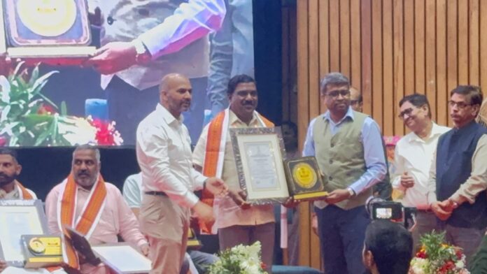 లోకసాని పద్మా రెడ్డికి జాతీయ స్థాయి ఛాంపియన్ ఫార్మర్ అవార్డు