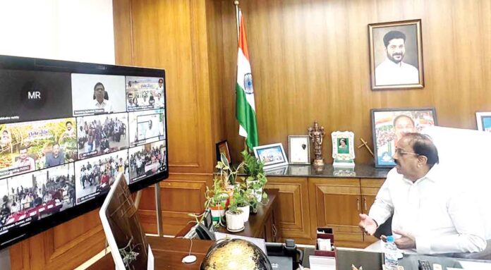 రైతులకు నానో యూరియాపై అవగాహన కల్పించండి