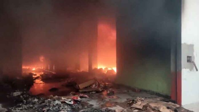 గోదాంలో భారీ అగ్ని ప్రమాదం..రూ.2 కోట్ల ఆస్తి నష్టం