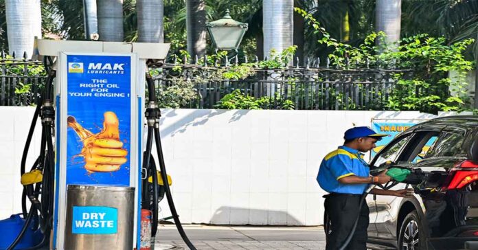 దేశంలో ఎక్కడా పెట్రోల్, డీజిల్ ఎల్పిజి గ్యాస్ కొరత లేదు: పెట్రోలియం మంత్రిత్వశాఖ