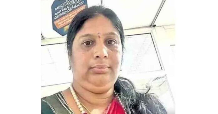 అధిక వడ్డీ ఆశ చూపి రూ.25 కోట్లతో కి‘లేడీ’ పరార్