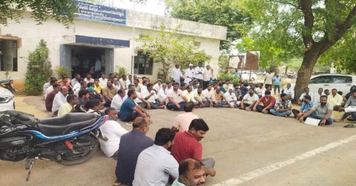 Velpur villagers take action against illegal sand transportation