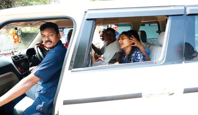 10th-grade student falls ill.