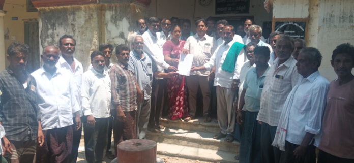 Farmers affected by cold storage should be provided with insurance and compensation immediately.