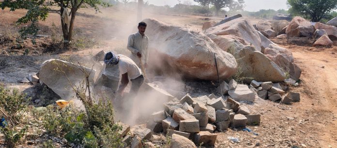 Random looting of stones by tearing up mounds