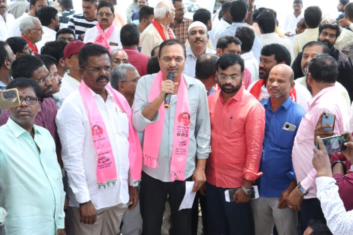 MLA Bandari expresses solidarity with RTC workers' protest