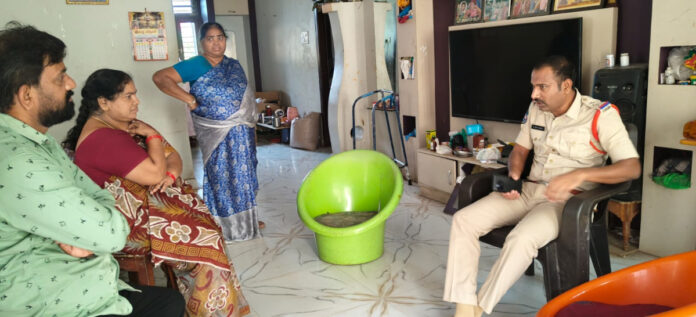 SI visits families of road accident victims