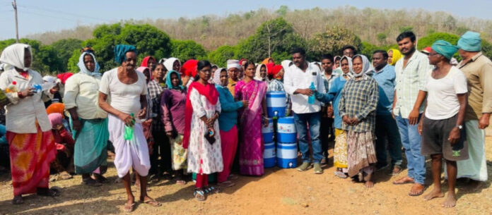 Chilling center set up to quench the thirst of laborers