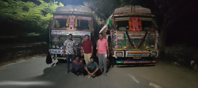 అక్రమ ఇసుక పైన సిసిఎస్ టీం మెరుపు దాడి