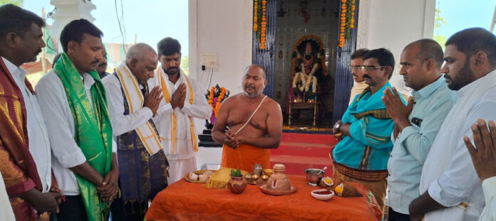 Manala Mohan Reddy at Sri Lakshmi Narasimha Swamy celebrations