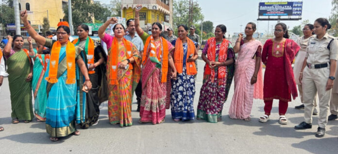 Mahila Morcha expresses concern over Congress's attitude