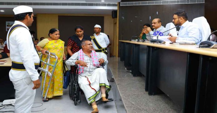 Authorities should take immediate action on public complaints and resolve them.