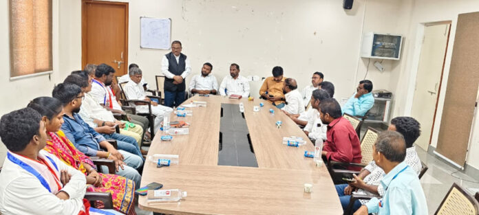 Mahatma Jyotibha Phule's birth anniversary should be celebrated with great pomp