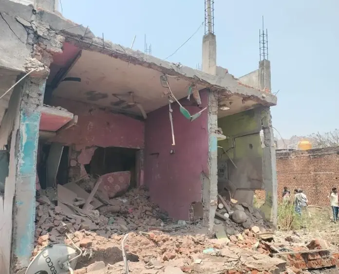 సిలిండర్ల పేలుడు వెనుక డిటోనేటర్లు!