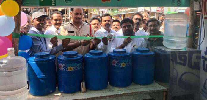 చలివేంద్రాన్ని ప్రారంభించిన ఎస్సై ఉదయ్ కిరణ్