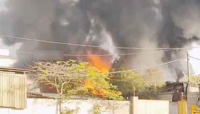 జీడిమెట్లలో వరుస అగ్ని ప్రమాదాలు..ఎగసిపడుతున్న మంటలు