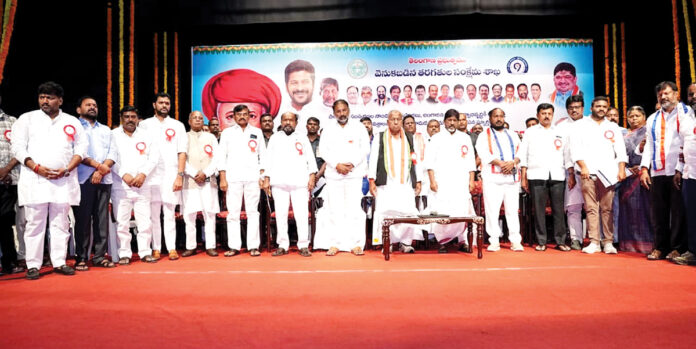 దక్షిణాది రాష్ట్రాలపై కేంద్ర వివక్షతను ప్రశ్నించాలి