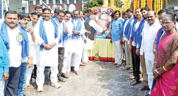 అన్ని వర్గాలకు హక్కులు డా.బీఆర్ అంబేద్కర్ ఘనత