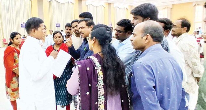 325 Applications Received at CM's Prajavani