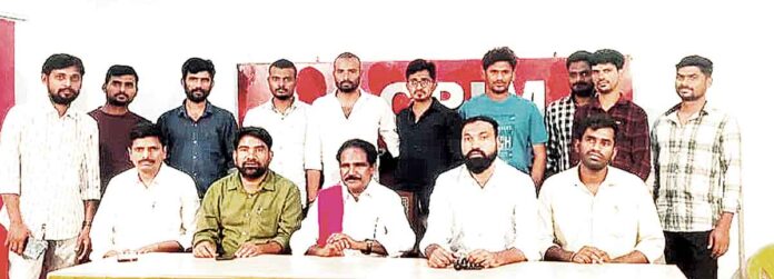 ప్రభుత్వ ఖాళీలన్నింటినీ భర్తీ చేయాలి