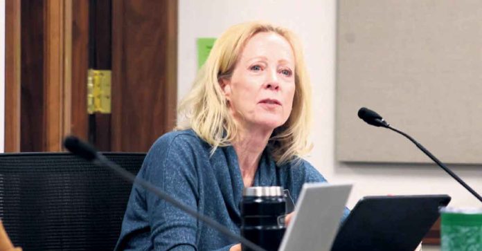 విమాన ప్రమాదంలో అమెరికా కాంగ్రెస్ సభ్యురాలి దుర్మరణం