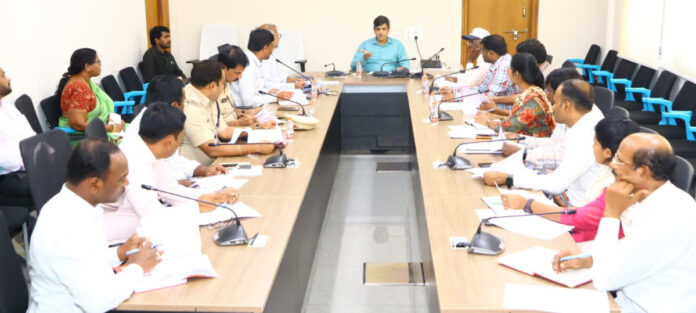 పరిశ్రమల ఏర్పాటుకు సకాలంలో అనుమతులు ఇవ్వాలి