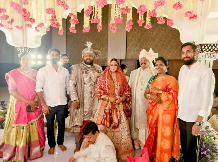 కౌలాస్ రాజు కుటుంబ వివాహ వేడుకలో పాల్గొన్న ఎమ్మెల్యే