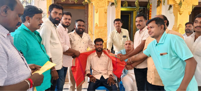 వెంకటేశ్వరస్వామి ఆలయం వైస్ చైర్మన్ కు సన్మానం