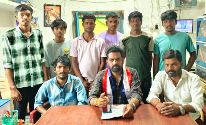 ఫీజుల రీయింబర్స్మెంట్ పథకం రద్దుకు కుట్ర..