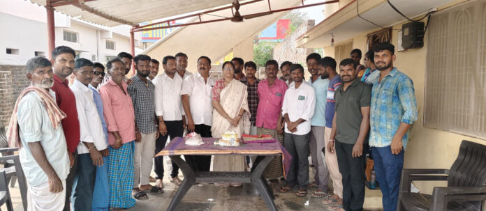 ఘనంగా ఆలేరు సర్పంచ్ జన్మదిన వేడుకలు