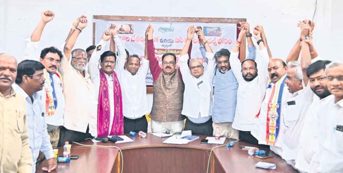 చేనేతకు పాత టెండర్ అమలు చేసేలా కృషి