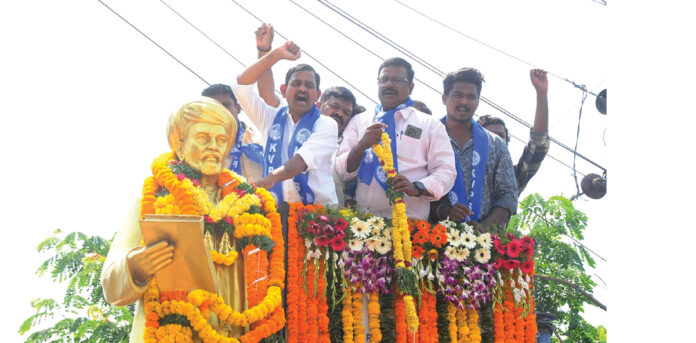 విద్యా విప్లవకారుడు జ్యోతిరావు ఫూలే