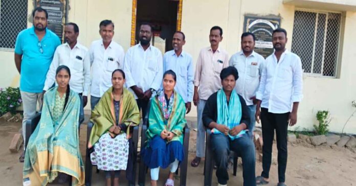 Ex-MPP Malahal Rao felicitates meritorious students