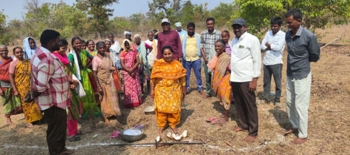 ప్రతి కూలికి పని కల్పించాలి: ఎడ్లపల్లి సర్పంచ్